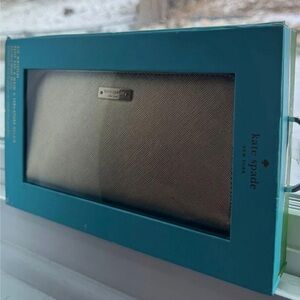 Kate Spade Zip Wristlet in Shimmer Gold- New in Box 💛